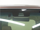 ◆Honda SENSING◆ カメラ等装置で精度の高い検知能力を発揮、安全運転を支援します。ステアリング上のコントローラーに注目!