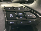 クルーズコントロールを装備。一定速度でのクルージングをサポートし、長時間の運転によるドライバーの疲労を軽減します。