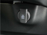 ◆スクリーンサンシェード◆リアドアに装備されています。日差しを和らげ、プライバシーの保護にも役立ちます。後部座席にお子様を乗車させるときも、ゆっくりお昼寝できます♪