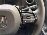 【ステアリングスイッチ右】長距離運転や高速道路を走行する際に便利なアダプティブクルーズコントロール付き!