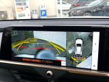 【パノラミックビューモニター】専用のカメラにより、上から見下ろしたような視点で360度クルマの周囲を確認することができます☆死角部分も確認しやすく、狭い場所での切り返しや駐車もスムーズに行えます。