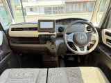 フロント(運転席・助手席)周りです。