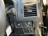 パワーシート搭載。微妙な調整が手軽にでき、ぴったりのポジションで運転することが可能です。