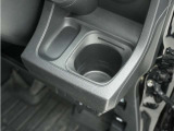 ◆ドリンクホルダー◆手の届きやすい場所にドリンクホルダーがあり、とても便利です。