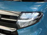 LEDヘッドライトです。デザイン性がよくとても明るいので、夜間の走行や悪天候でも安心です。しかも長寿命!