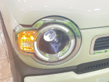 【LEDヘッドライト】悪天候や夜間走行時も良好な視界を確保し安心して運転できる高輝度LEDヘッドライトを装備!点灯速度が早く、消費電力も抑えられています。