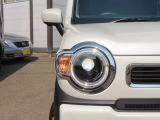 ハイ・ローともに明るいLEDライト!!山道でも明るく路面を照らします。オートライトに加え、オートハイビームも装備しており安全で快適なドライブに貢献します。