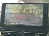 駐車や万場での後退時の安全をサポート。映像を確認しながらスムーズな操作をアシストし、衝突のリスクを軽減します。
