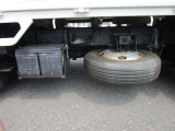 2t フルフラットロー 4WD 5MT 車両総重量4,615kg スタッドレスタイヤ