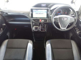 SiWxBII専用ハーフレザーシート内装の高級感のあるインテリアが運転を楽しませてくれます♪