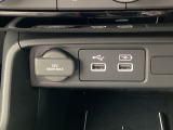 ソケット類も充実☆対応のケーブルがあれば車内でスマホなどの充電が可能です☆