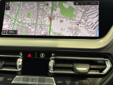 iDriveHDDナビゲーションになります。操作はコントローラーとタッチパネルにて操作いただけます。