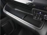 整備代金を車両本体価格に含んでおります。法定点検整備または定期点検を実施し、点検記録簿を発行致します。