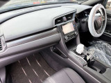 シビックハッチバック入庫いたしました!☆ホンダ純正ナビ☆Bluetooth☆ホンダセンシング☆HKSマフラー☆HKSインタークーラー☆BLITZ車高調☆BLITZエアクリーナー☆社外テール
