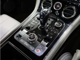 Bentley Touring Spec(ツーリングスペック) は、ベントレーが「長距離ドライブをより安全・快適にするため」に設計したオプションパッケージです。標準仕様に比べて、運転支援・安全装備が強化されます。