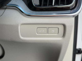 ◆パワーテールゲート/運転席から降りることなくテールゲートの開閉が可能です。