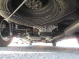下廻り塗装承ります。車によって料金は変わりますのでお問い合わせ下さい。当店でおススメしているのは「スリーラスター」。融雪剤や塩水などからお車を長期間、強力に保護します。錆の発生、進行を抑えてくれます。