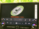 バックモニターで後方確認をサポート。狭い場所でも安全に駐車できます。運転に自信がない方にもおすすめです。