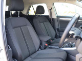 認定中古車保証1年間距離無制限の保証とロードアシスタンスサービスが全車に付帯されています。また、1年間または2年間の延長保証(有償)もご利用いただけます。
