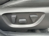 パワーシート搭載。微妙な調整が手軽にでき、ピッタリのポジションで運転することが可能です。