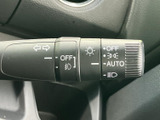 操作しやすいウインカーレバーは、安全な運転をサポート。視認性の高いデザインで、周囲へのアピールも効果的です。