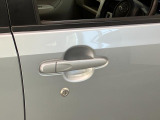 品質へのこだわり!フロアマットやシートなど車内をキレイに清掃し、ニオイや汚れなどを徹底的にクリーニングしてもらっております。室内はピカピカです☆