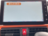 停車時にテレビを視聴できます。移動時間を有効活用し、快適なひとときをお過ごしください。