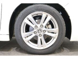 純正のアルミホイールが足元を飾ります!タイヤサイズは195/55R16 になります。