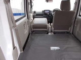 【室内荷室】後部座席を格納するとさらに広さを確保できます。長尺物も積載可能です◎