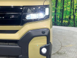 【LEDヘッドライト】悪天候や夜間走行時も良好な視界を確保し安心して運転できる高輝度LEDヘッドライトを装備!点灯速度が早く、消費電力も抑えられています。