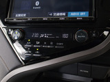 ★使いやすさや安全性を追求したステアリング周り!高級車ゆえにスイッチ類が多いのも特徴ですね!考え尽くされた配置ですぐに使いこなす事が出来ますのでご安心下さい!是非、体感してみて下さい!!