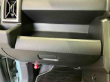 新車・中古車の販売だけでなく、メンテナンス(点検、車検、修理)、部品販売、レンタリース、JAF取扱い、損保(自動車保険) 各種保険代理店保険の加入などお車に関することに対応しております。
