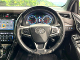 インテリアに合わせたデザインのステアリングは、運転される方のことも考え、運転しやすい形状、大きさです。是非一度、実際に触ってお確かめください。