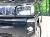 【LEDヘッドライト】悪天候や夜間走行時も良好な視界を確保し安心して運転できる高輝度LEDヘッドライトを装備!点灯速度が早く、消費電力も抑えられています。