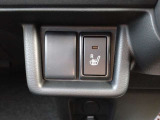 冬場に嬉しいシートヒーター付きです。運転席に搭載されています。