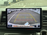 駐車支援機能が搭載されたモニター画面です。後退時や狭い場所での取り回しをサポートし、安全運転を後押しします。