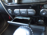4WD/オートマ/エアコン/パワステ/ETC/ナビ/TV/Bluetooth/DVD再生/シートヒーター/アルミホイール/ハンドルスイッチ/電動格納ドアミラー/キーレス/ドアバイザー/フロアマット/