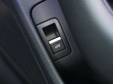 運転席からでも電動テールゲートの操作が可能です。
