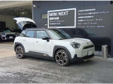 中古車ソムリエの弊社スタッフが、お客様にピッタリのMINIをご紹介します!!