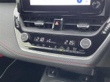 【 オートエアコン 】車内温度を感知して自動で温度調整をしてくれるのでいつでも快適な車内空間を創り上げます!//