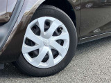 純正ホイールです。車種ごとに専用設計されいるのでデザインも外観にマッチしてますね!