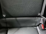 ISOFIXはシートベルトを使わずにカンタンにチャイルドシートとクルマの固定金具を連結する取付方法です