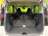 後席を格納すると、これだけの広さが!シーンに合わせたシートアレンジで、大きな荷物も積むことが出来ます♪