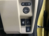 機能制御用のスイッチはステアリング右奥に集約されておりますので、運転の邪魔になりません!