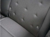 ◆ISOFIX◆シートベルトいらずでチャイルドシートと固定金具を連結するだけでガッチリ固定できます。