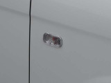サイドウィンカーは社外の新品クリスタルレンズに変更しました!!