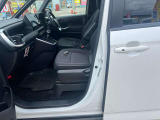 大事な人を乗せることが多い助手席です!安全運転を心がけましょう。