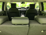 広角で後方が確認できるバックモニターは、駐車場での運転を安心にサポートします。安全確認を確実に行い、スムーズな後退を実現します。