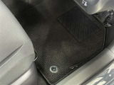 足元周り、フロアマットも、しっかり洗浄しております。