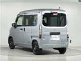 ◆路外逸脱抑制機能◆システムが車線(実線、破線)を検知し、ディスプレー表示とステアリング振動の警告で注意を促すとともに、車線内へ戻るようにステアリング操作を支援します。